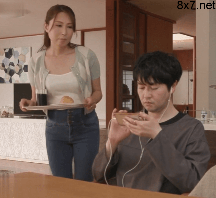 佐田茉莉子(Sata Mariko)