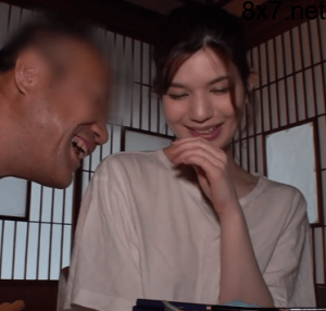 萝琳花恋(Lauren Karen,ローレン花恋)